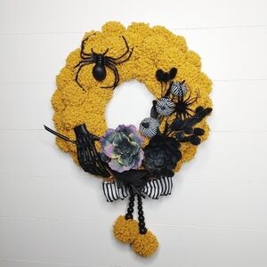 HALLOWEEN Spooky Theme PomPom Wreath